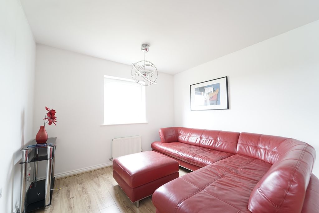 Property photo 3 of 9