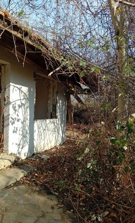 Property photo 2 of 6