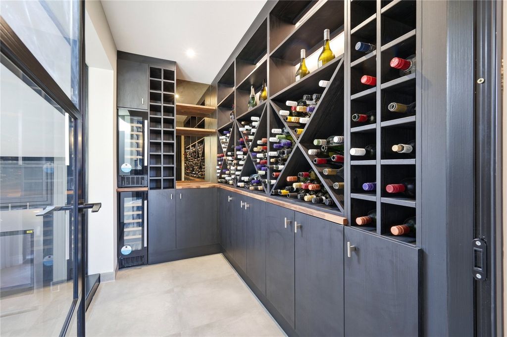 Property photo 2 of 25 Picture No. 39