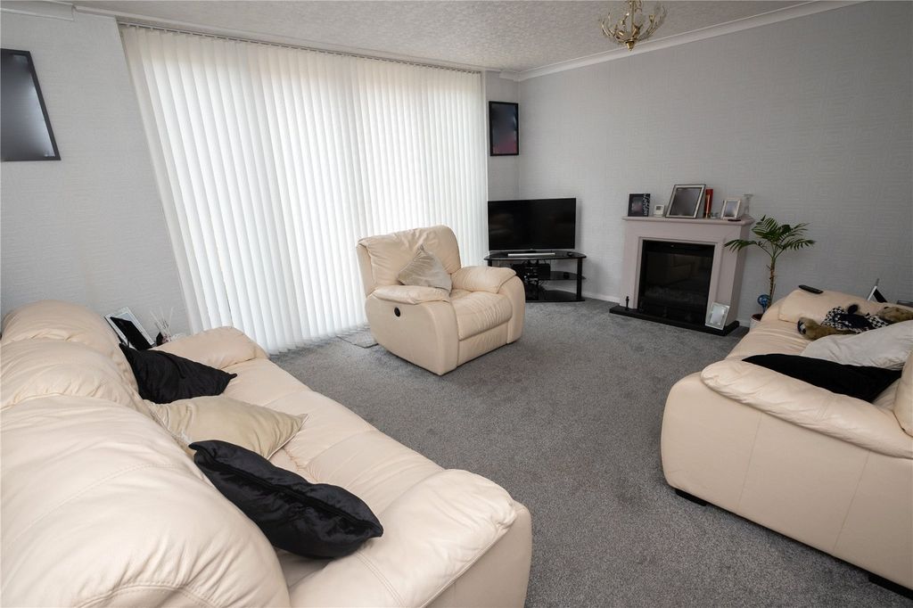 Property photo 2 of 13 Picture No. 21