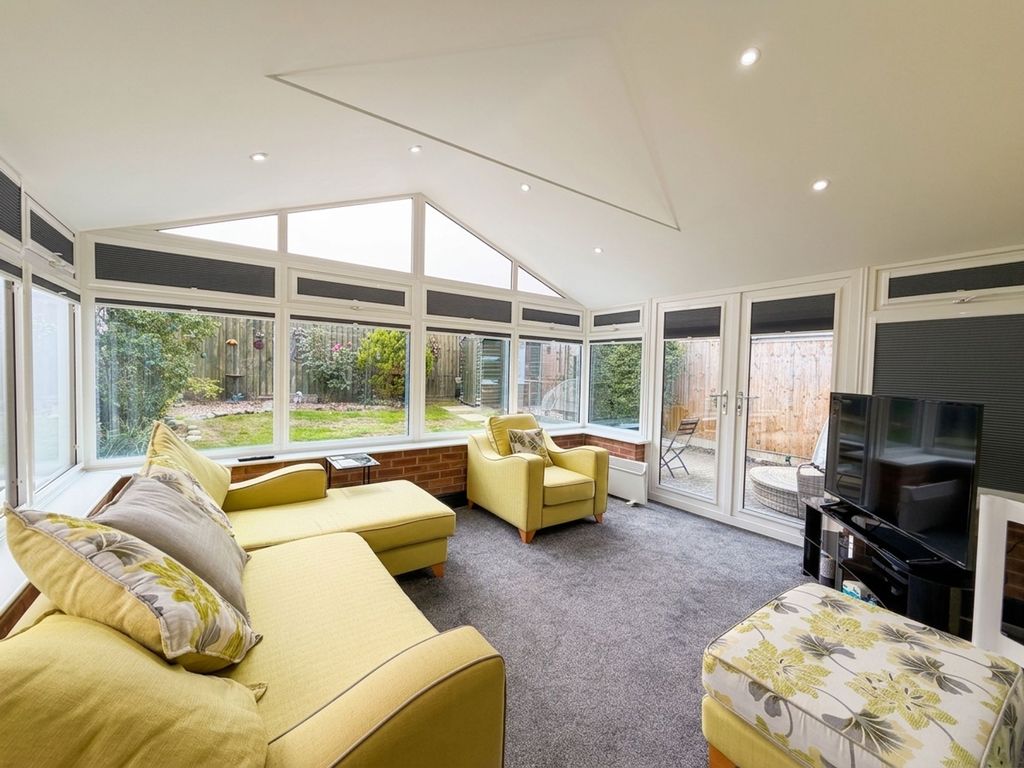 Property photo 2 of 15 Conservatory