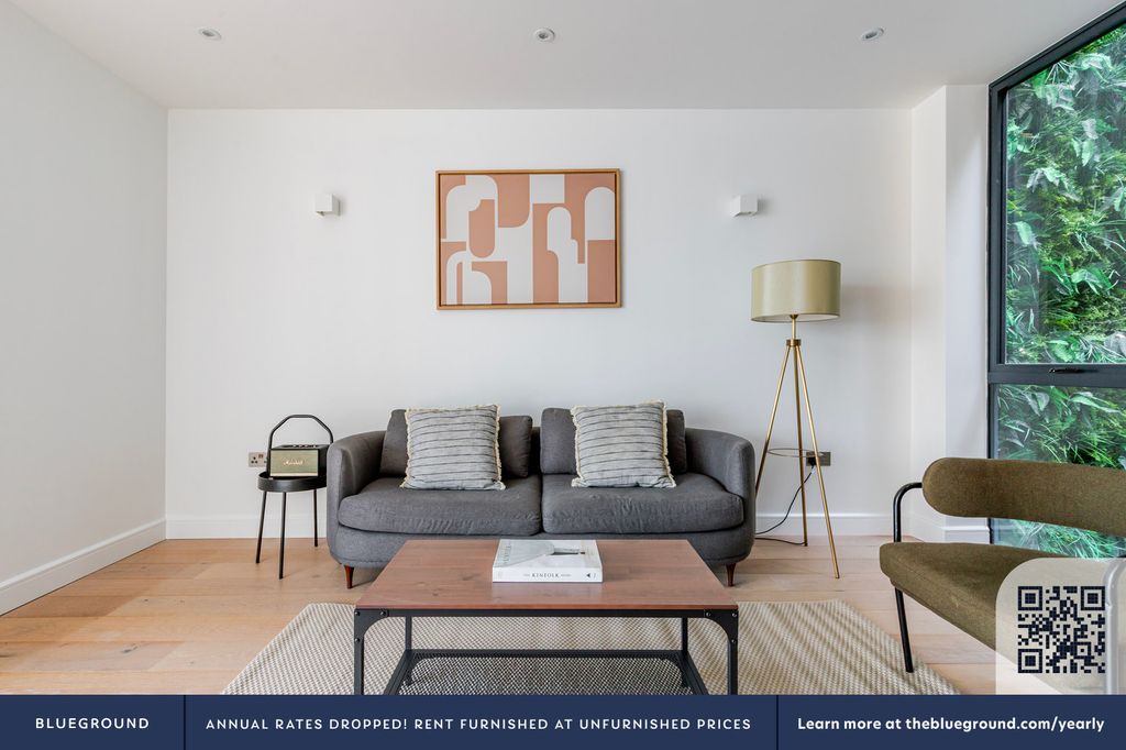 Property photo 3 of 26 Living Room