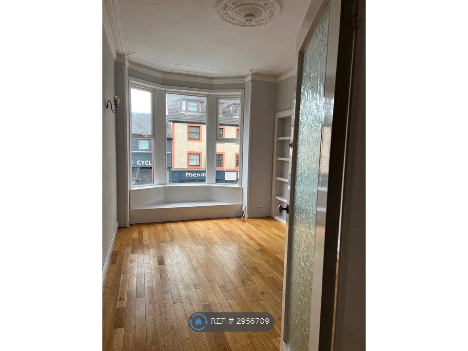 Property photo 1 of 14 Living Room