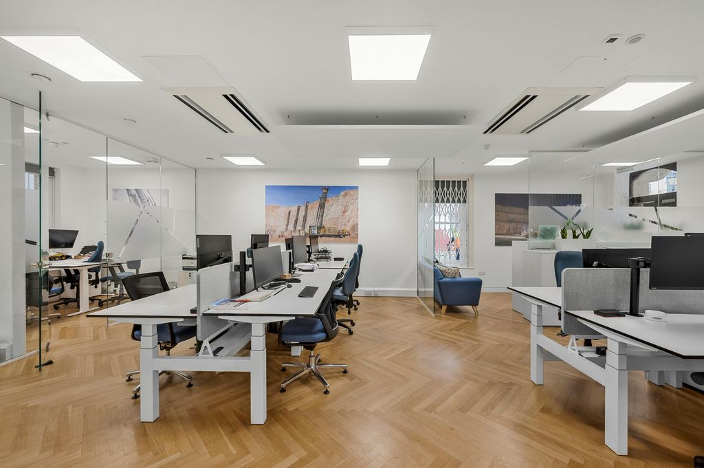 Property photo 2 of 11 Office11.Jpg