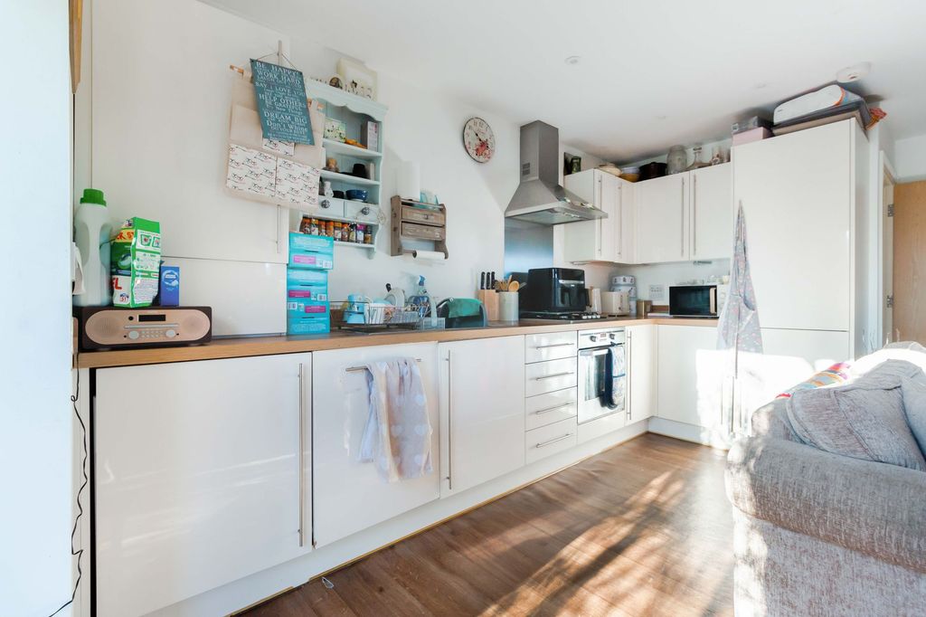 Property photo 3 of 11