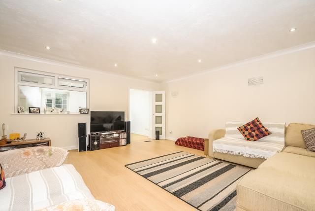 Property photo 2 of 10 Internal Lounge