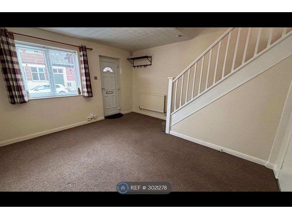 Property photo 2 of 27