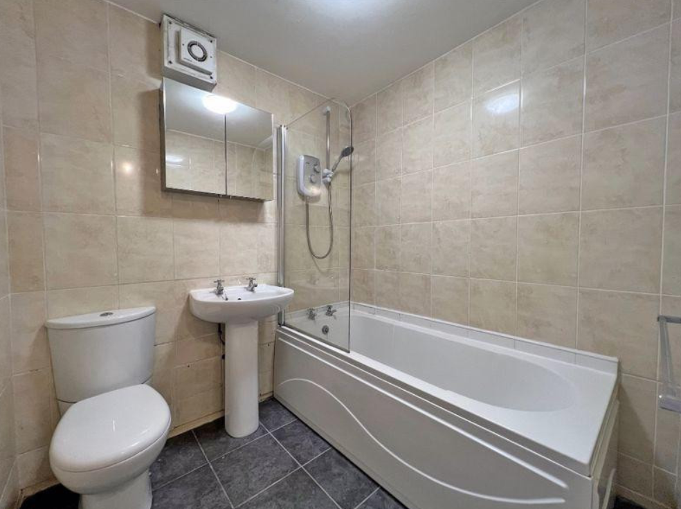 Property photo 3 of 4
