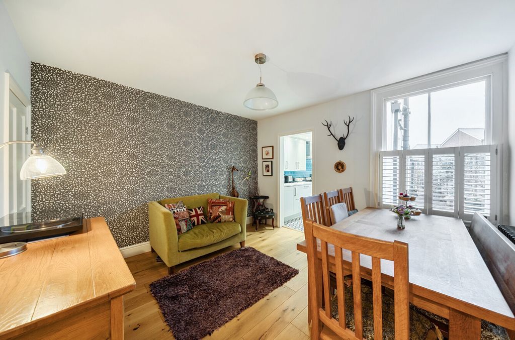 Property photo 3 of 20 1405773-16-6981Ca...