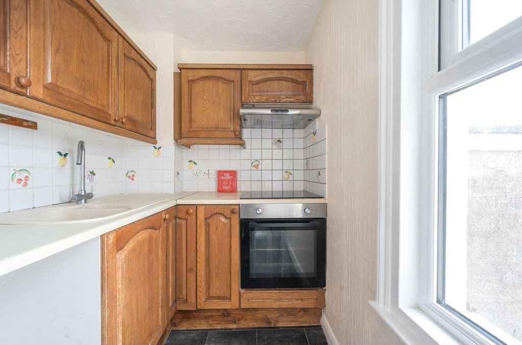 Property photo 2 of 10 1471876-15-6A2003...
