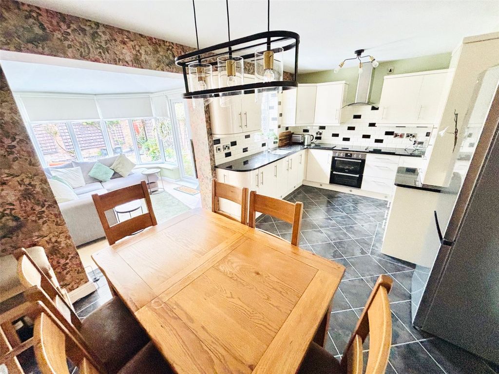 Property photo 3 of 20 Kitchen