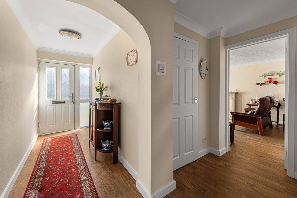 Property photo 3 of 23