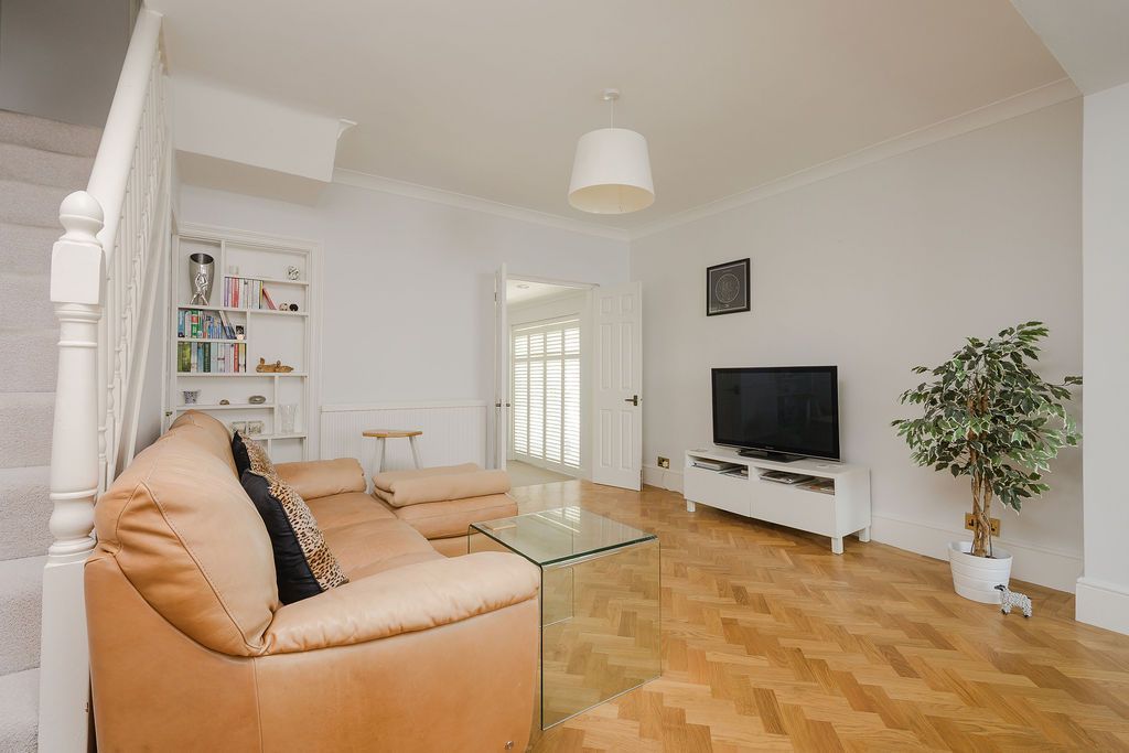 Property photo 3 of 10