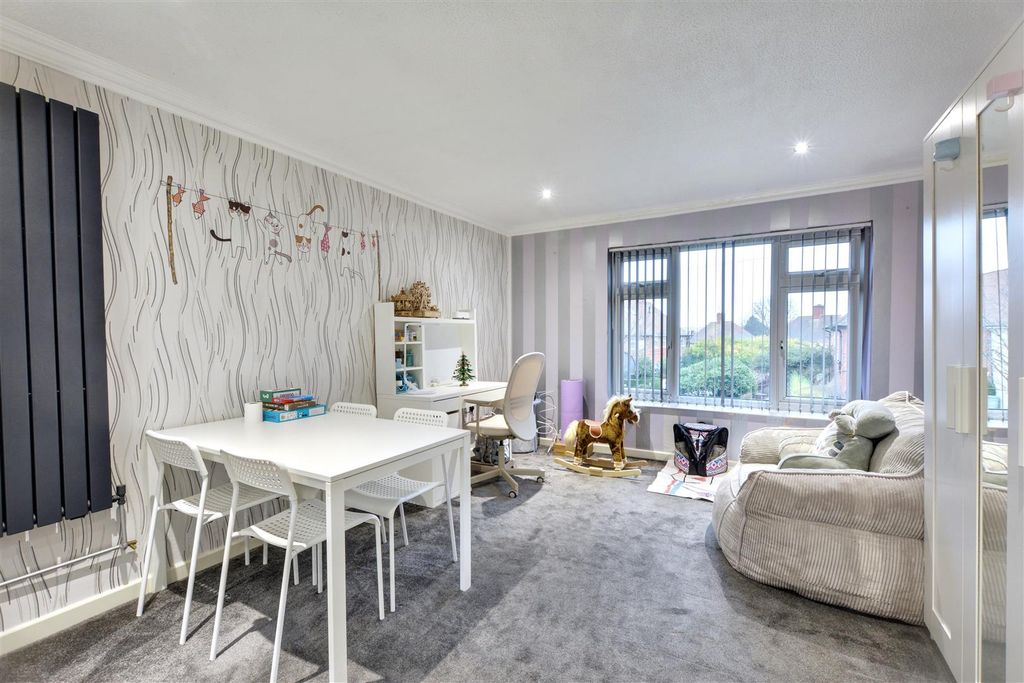 Property photo 3 of 20 Lounge_1.Jpeg