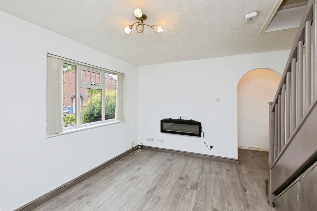 Property photo 3 of 9