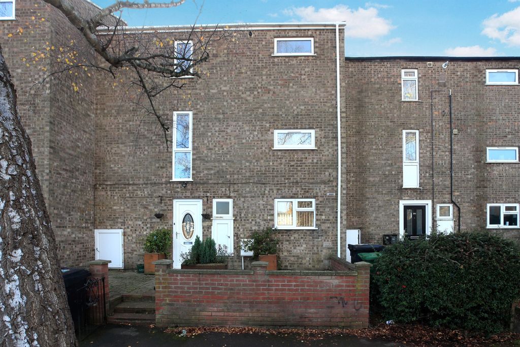 Property photo 2 of 12