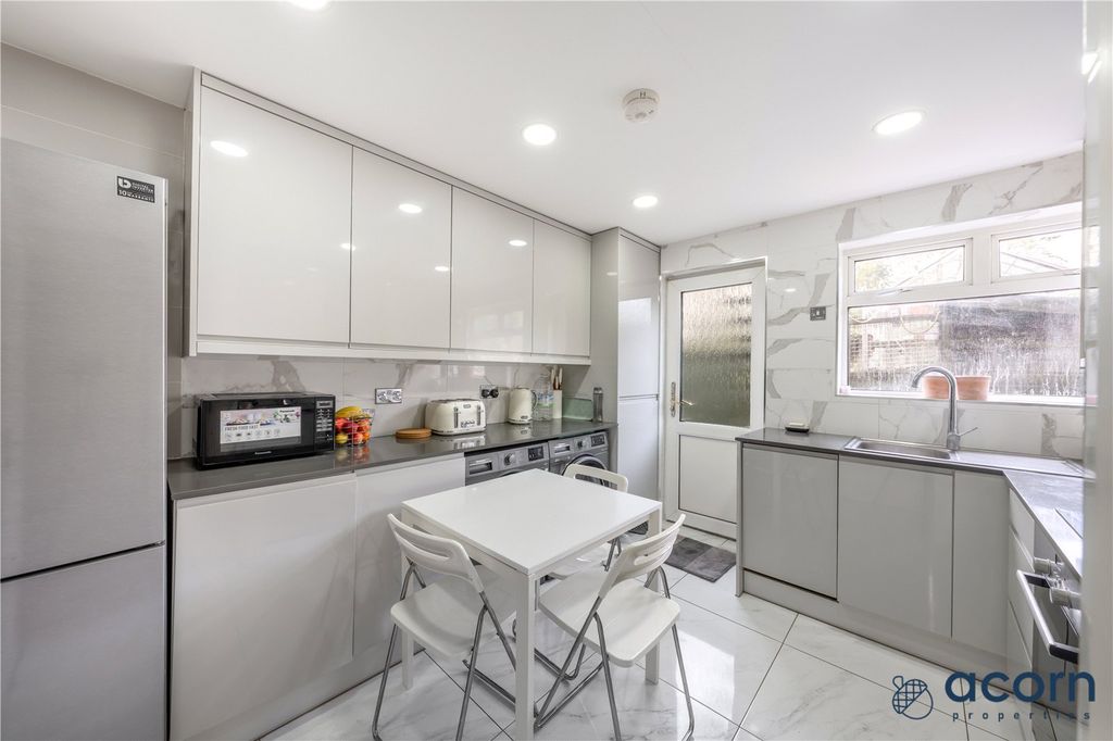 Property photo 3 of 12 Picture No. 05