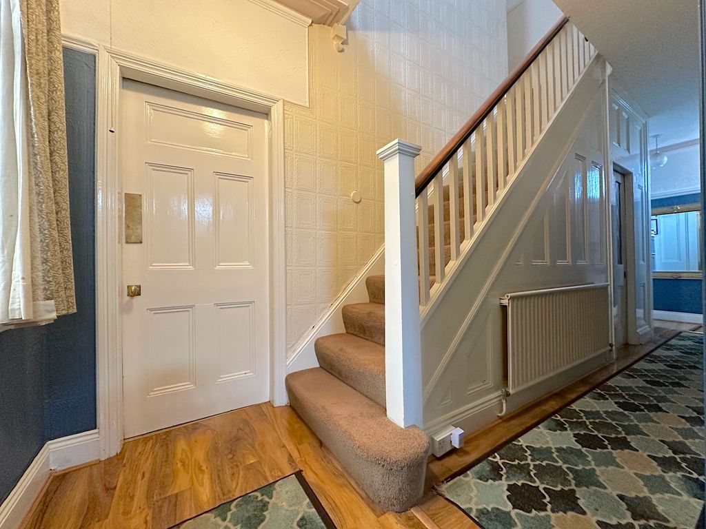 Property photo 2 of 30