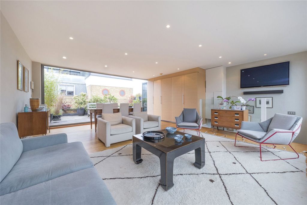 Property photo 1 of 15 Reception Space