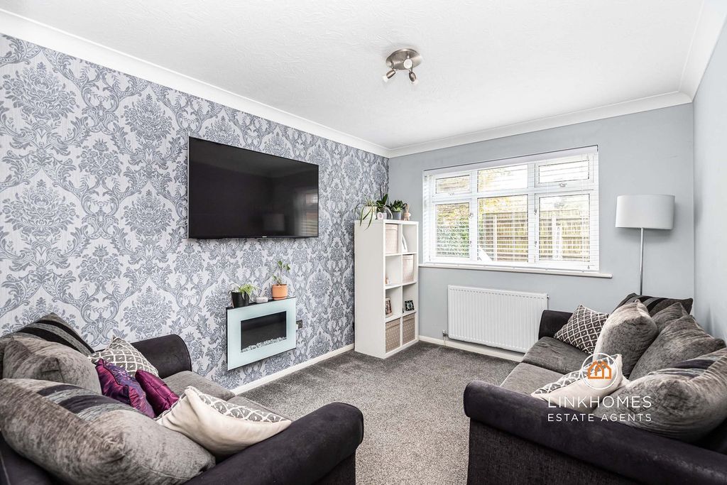 Property photo 3 of 14