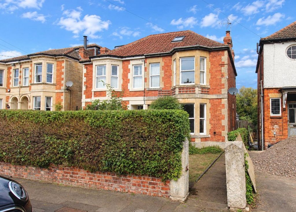 Property photo 1 of 21 Picture No. 01