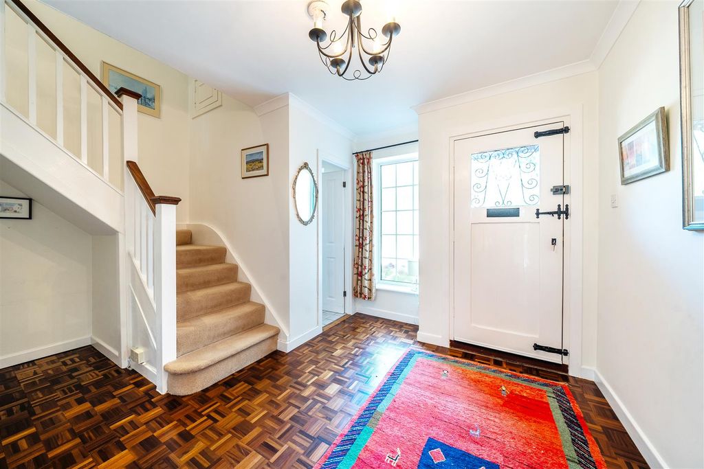 Property photo 2 of 16
