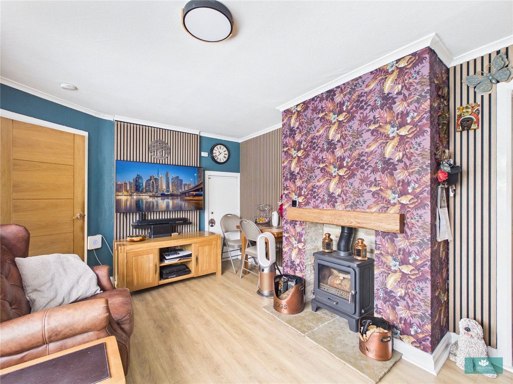 Property photo 2 of 21 Picture No. 04