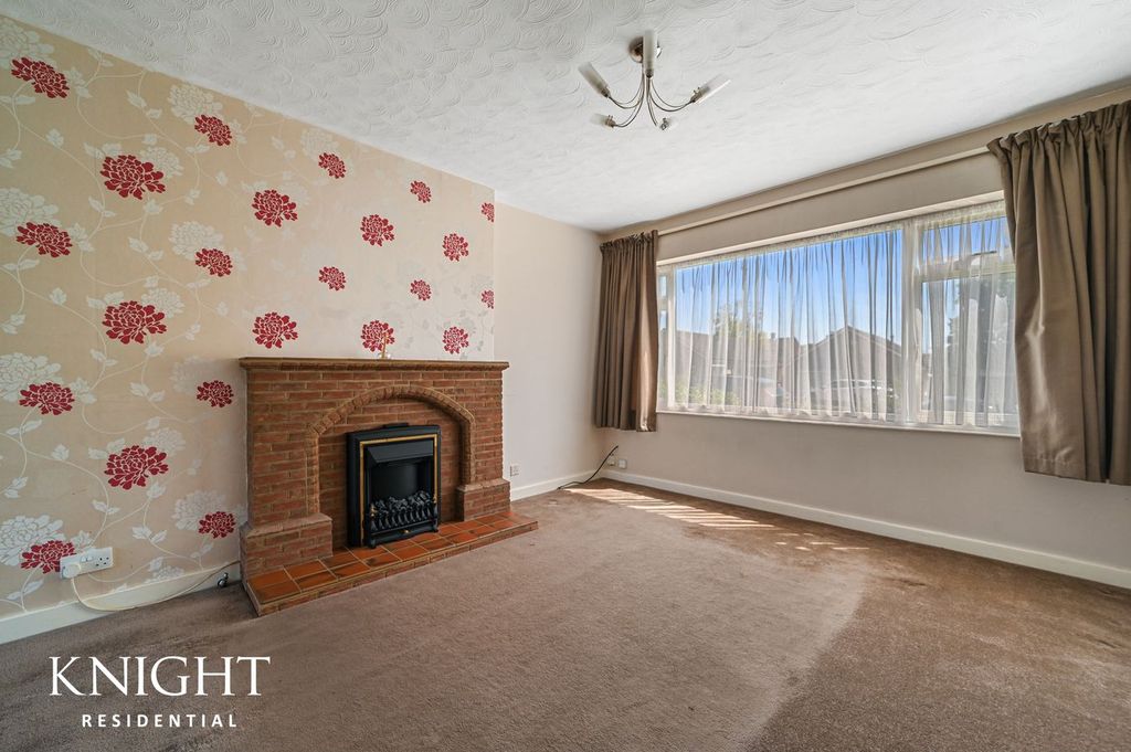 Property photo 2 of 21