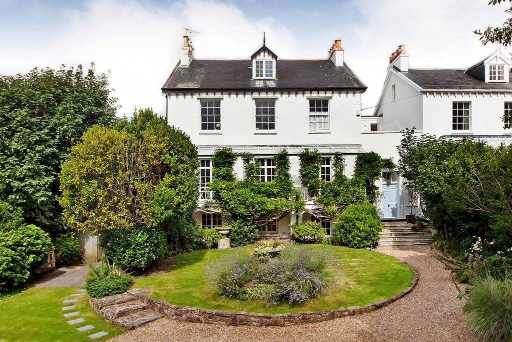 Property photo 1 of 28 Image