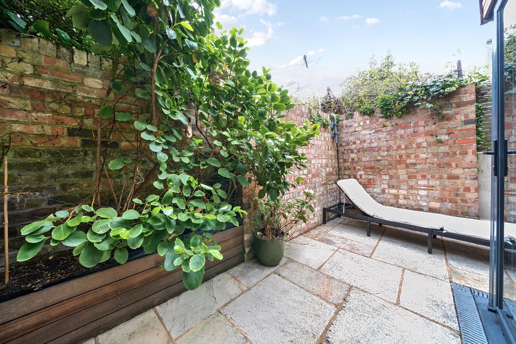 Property photo 3 of 16 1437935-6-69Dd153...