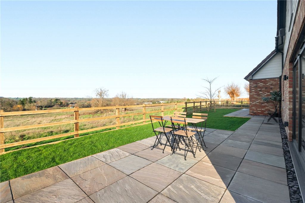 Property photo 2 of 22 Picture No. 12