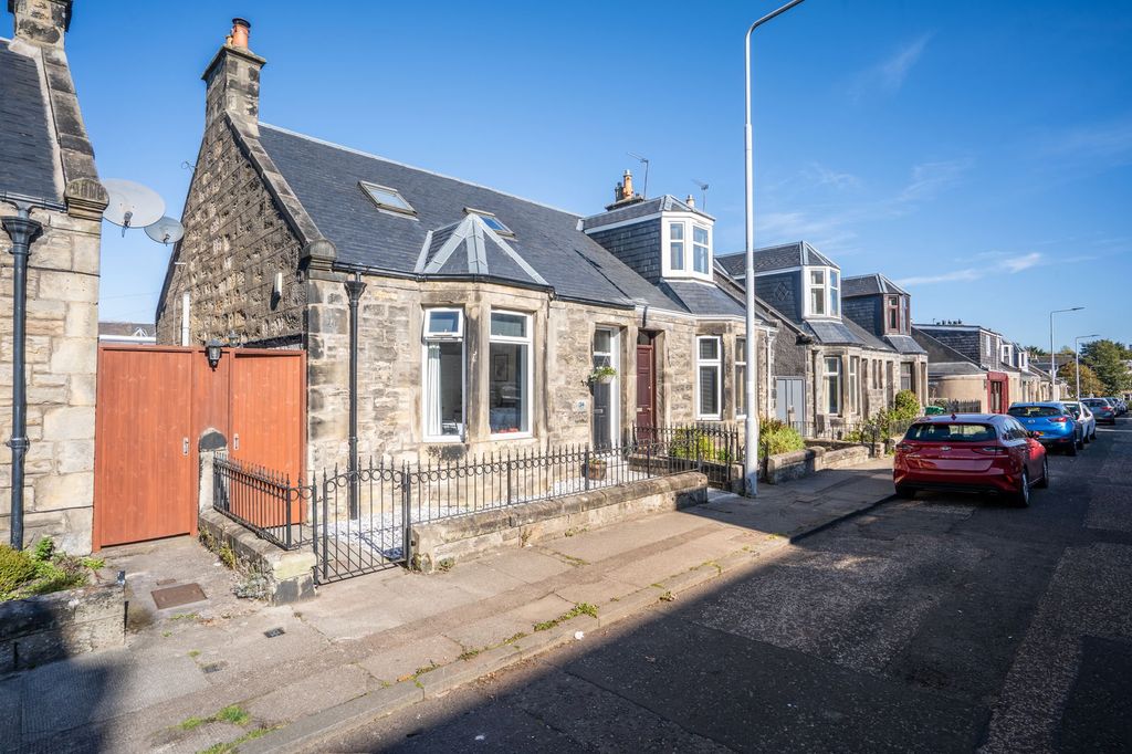 Property photo 2 of 37