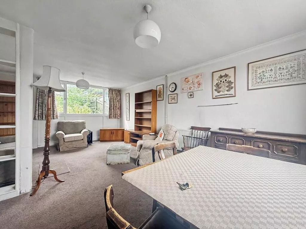 Property photo 3 of 12