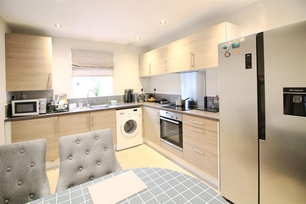 Property photo 2 of 11 Kitchen/Diner