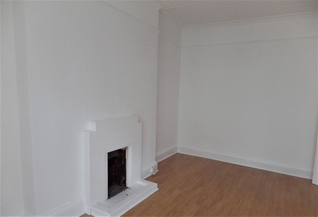 Property photo 2 of 9 Lounge.Jpg