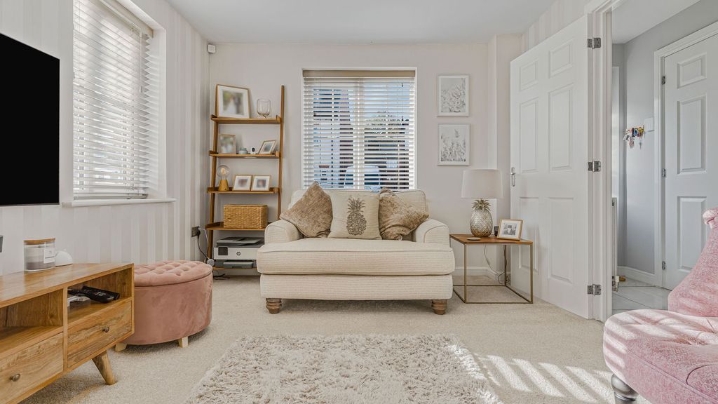 Property photo 2 of 30