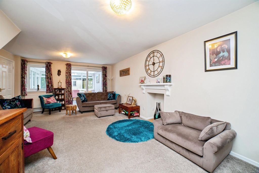 Property photo 2 of 19