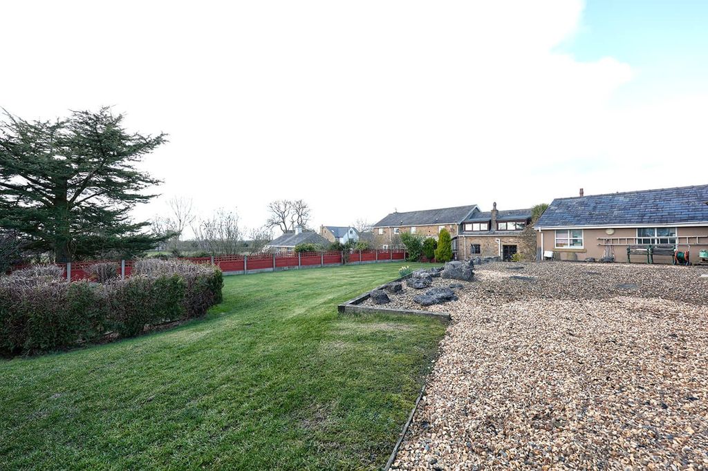 Property photo 2 of 30 4005828