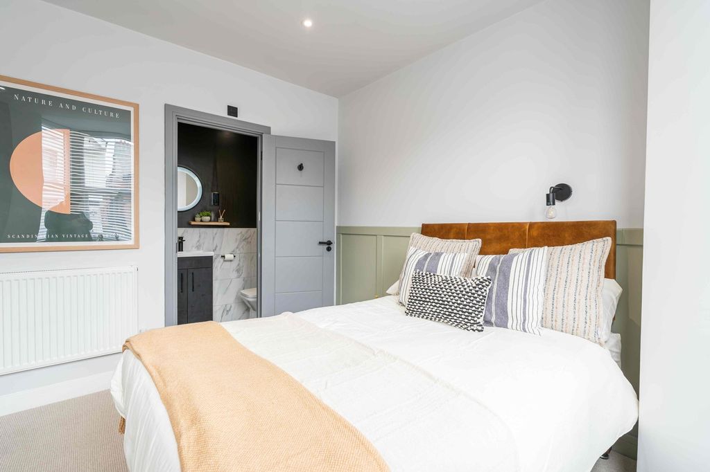 Property photo 3 of 38 A Beautifully Presented Master Bedroom Featuring A...