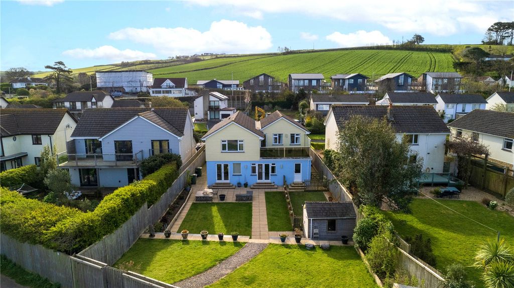 Property photo 1 of 42 Picture No. 10