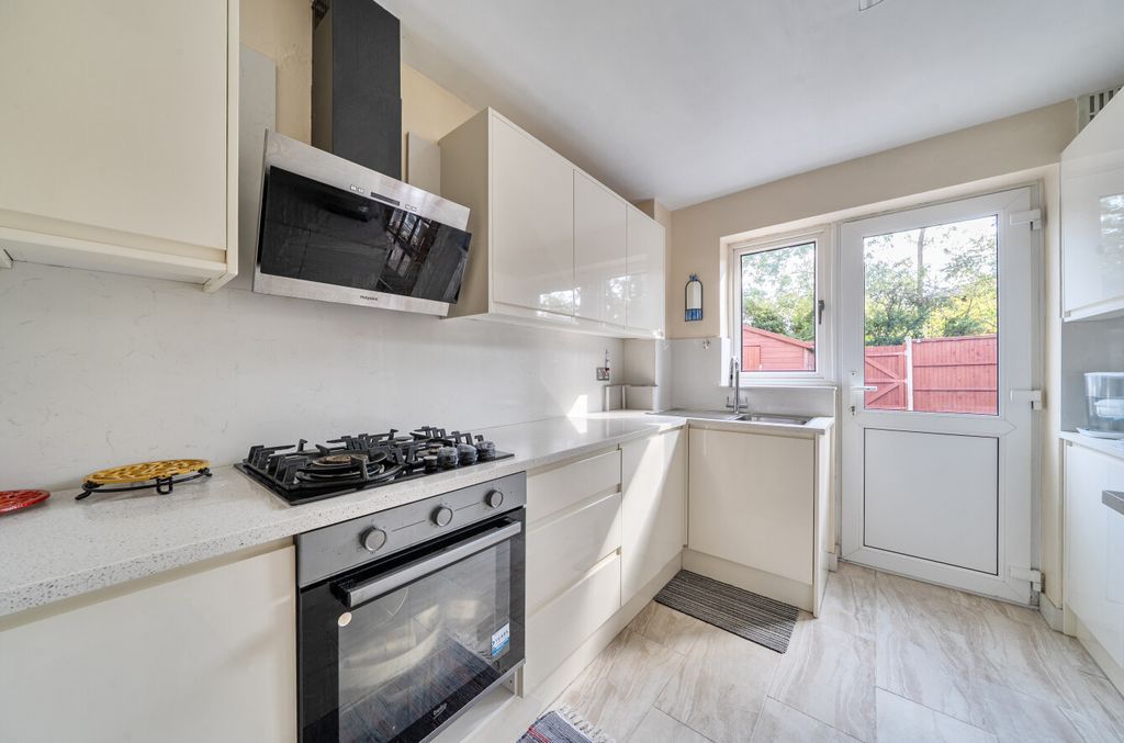 Property photo 3 of 19 1525280-13-6Abbd0...
