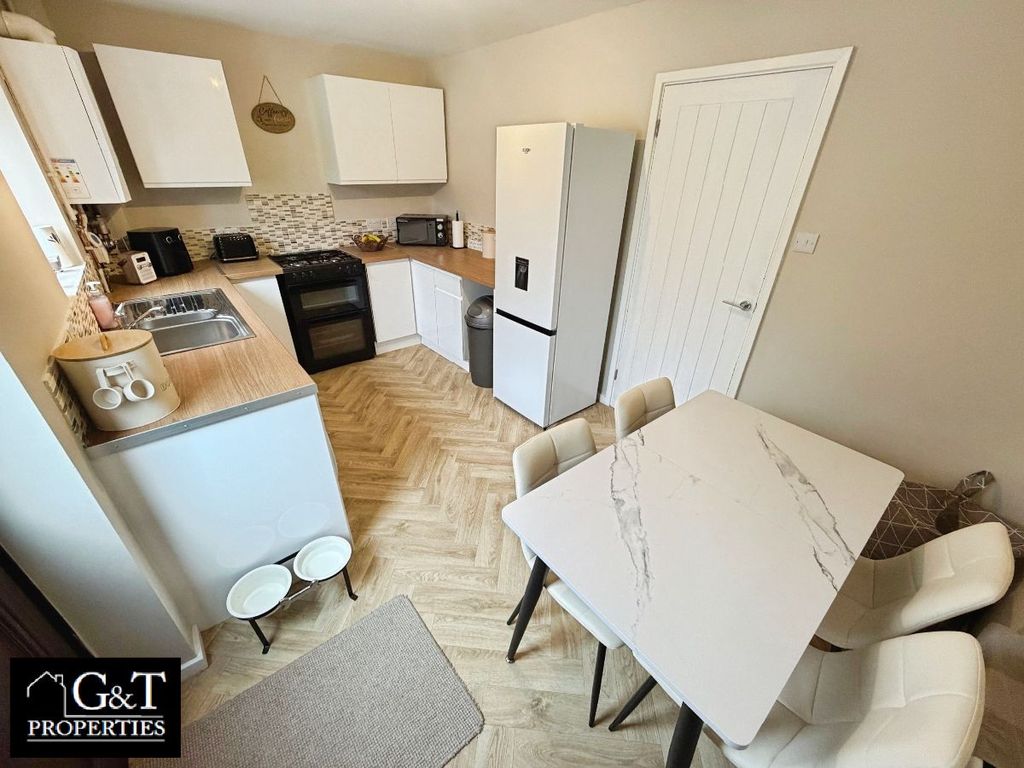 Property photo 3 of 18 Kitchen / Diner