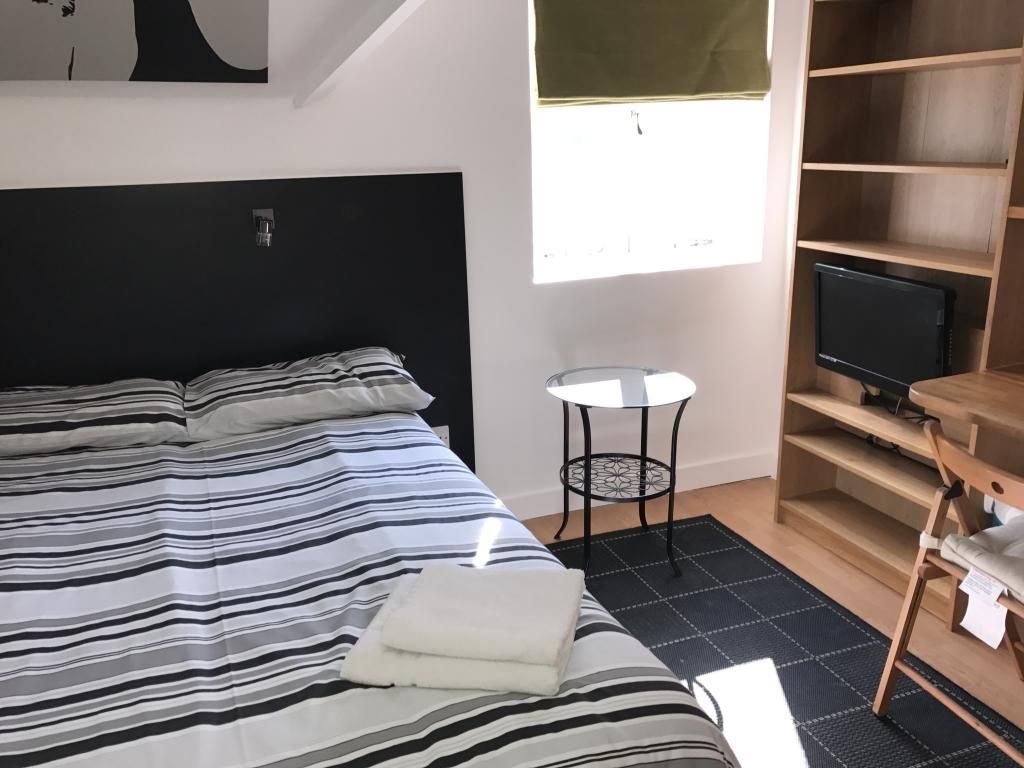 Property photo 1 of 7 Studio To Rent