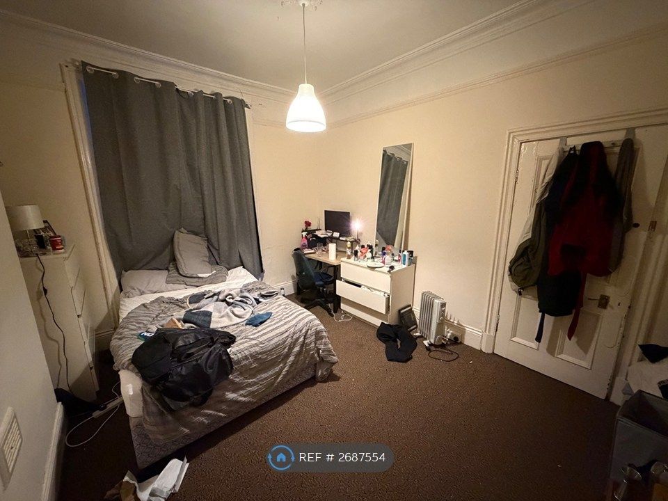 Property photo 3 of 8 Bedroom 1