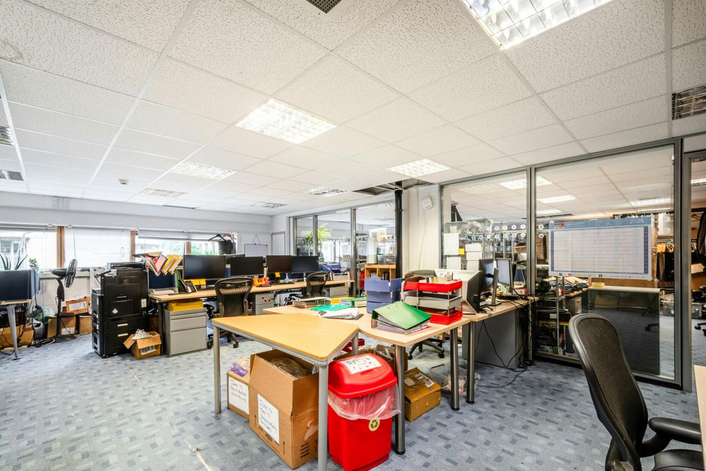 Property photo 3 of 9 Andrews Wharf 14  14.Jpg