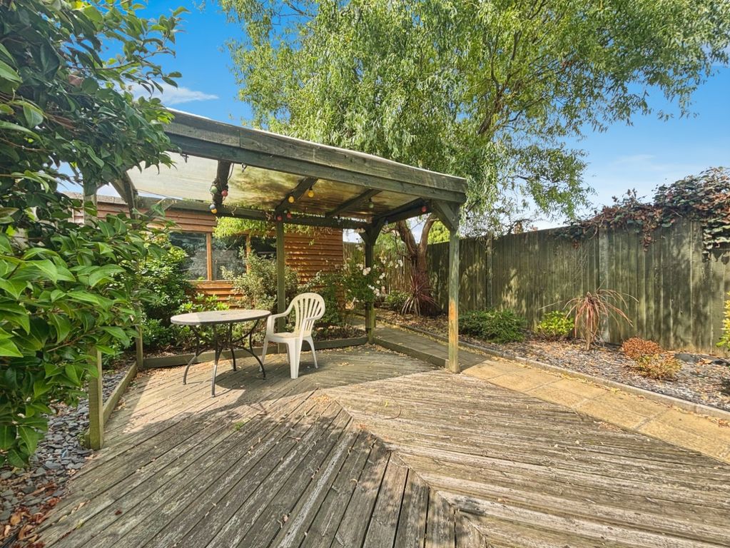 Property photo 2 of 27