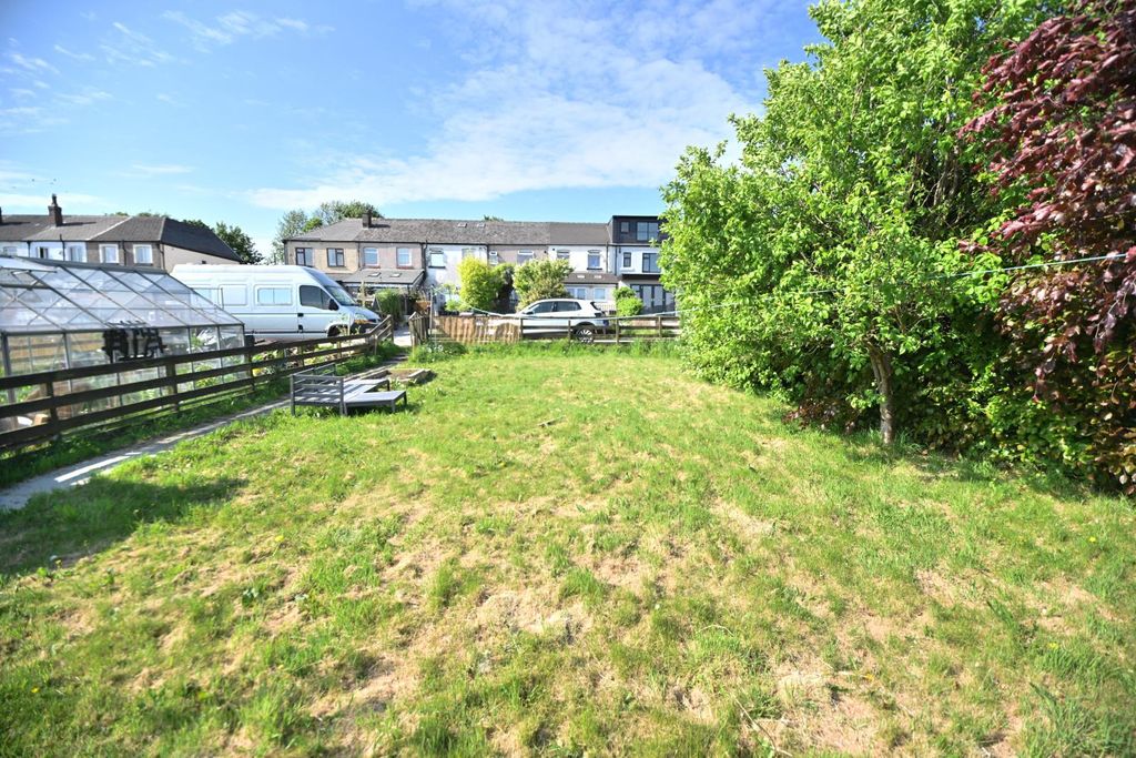 Property photo 3 of 39 Chorley Road, Westhoughton, Bolton, Bl5 3Ns - Stun