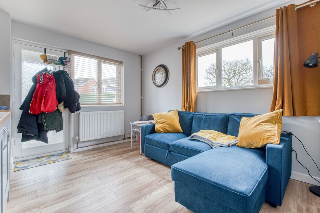 Property photo 3 of 11