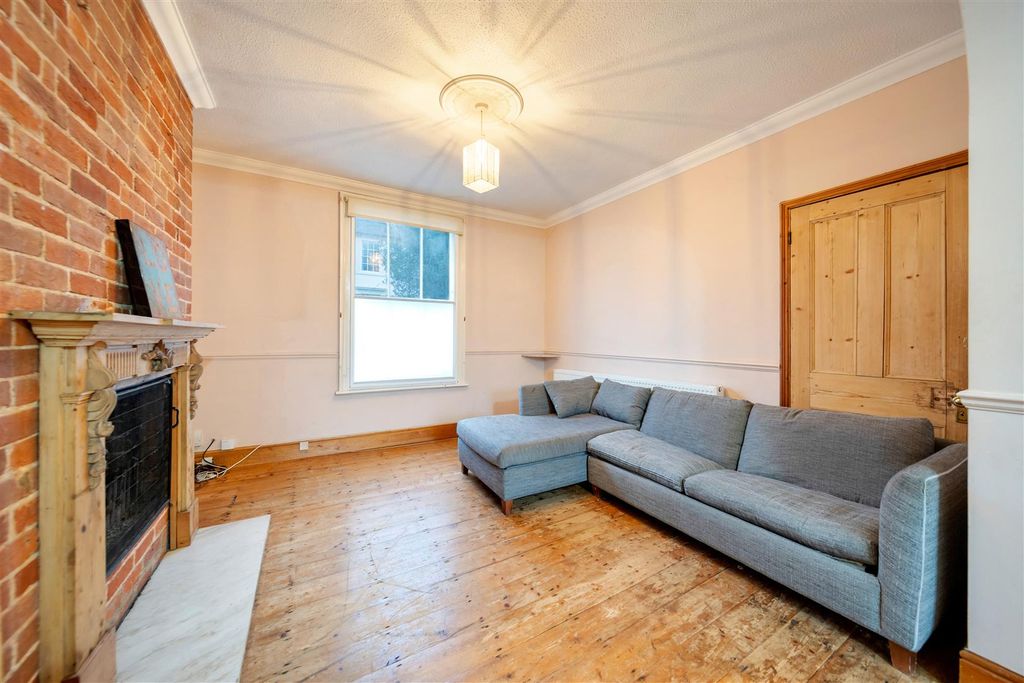 Property photo 3 of 19 Anglsea Rd-40.Jpg