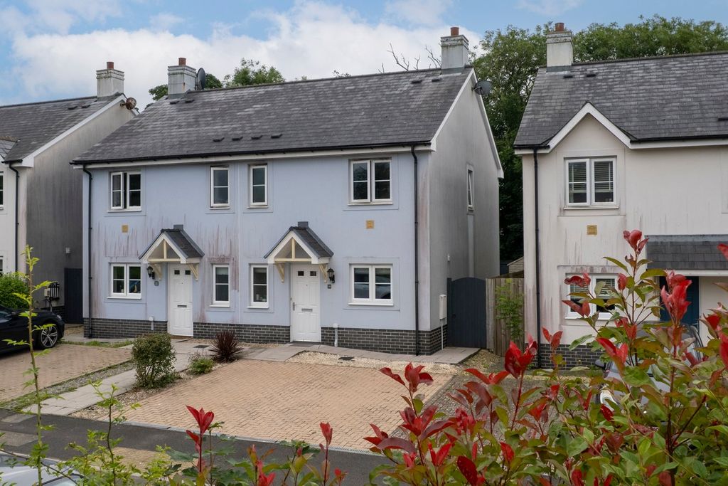 Property photo 1 of 21